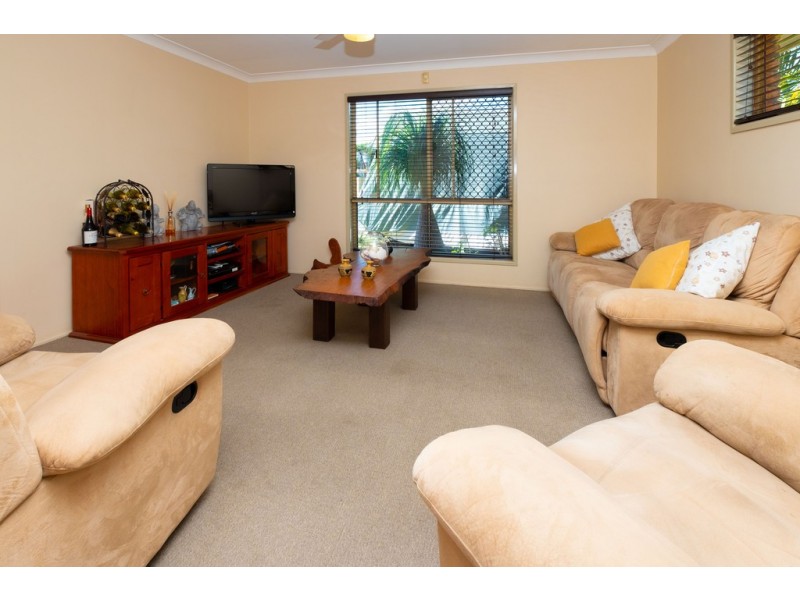 63 Peverell Street, Hillcrest QLD 4118