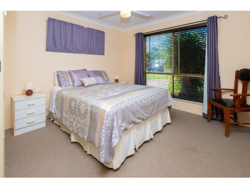 63 Peverell Street, Hillcrest QLD 4118
