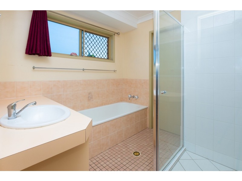 63 Peverell Street, Hillcrest QLD 4118