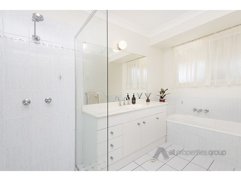 29 SUNDOWNER STREET, Regents Park QLD 4118