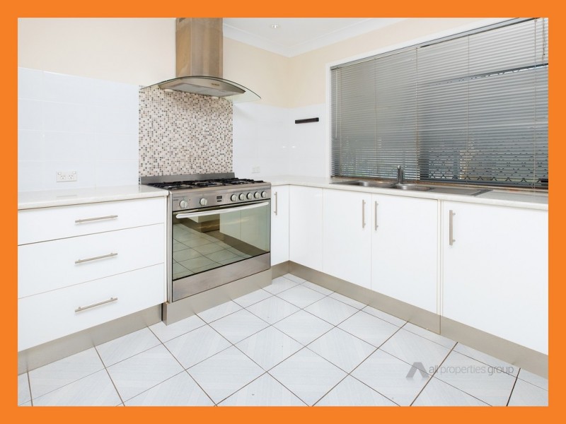 2 Berendt Court, Meadowbrook QLD 4131