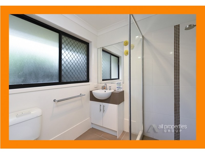 16 Highland Place, Forest Lake QLD 4078