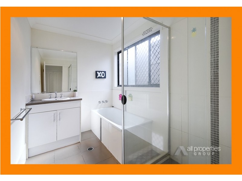 16 Highland Place, Forest Lake QLD 4078