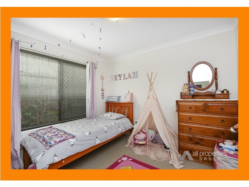 16 Highland Place, Forest Lake QLD 4078