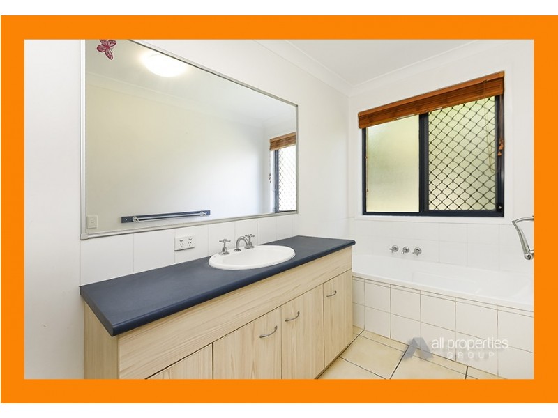 4 Goongarrie Crescent, Parkinson QLD 4115