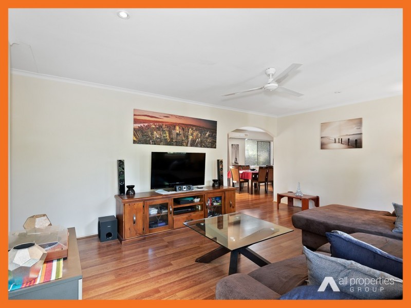 27 Ranchwood Avenue, Browns Plains QLD 4118