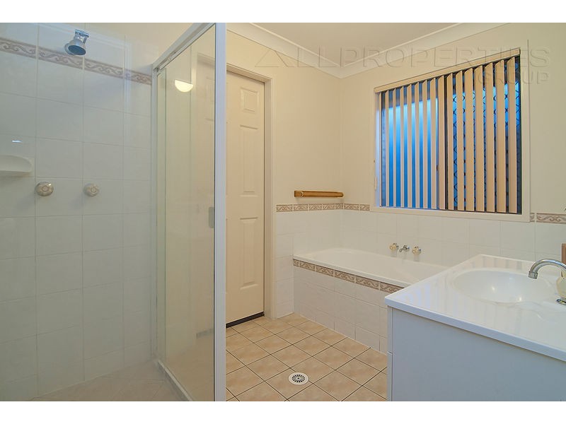 66 Murrumbidgee Street, Hillcrest QLD 4118