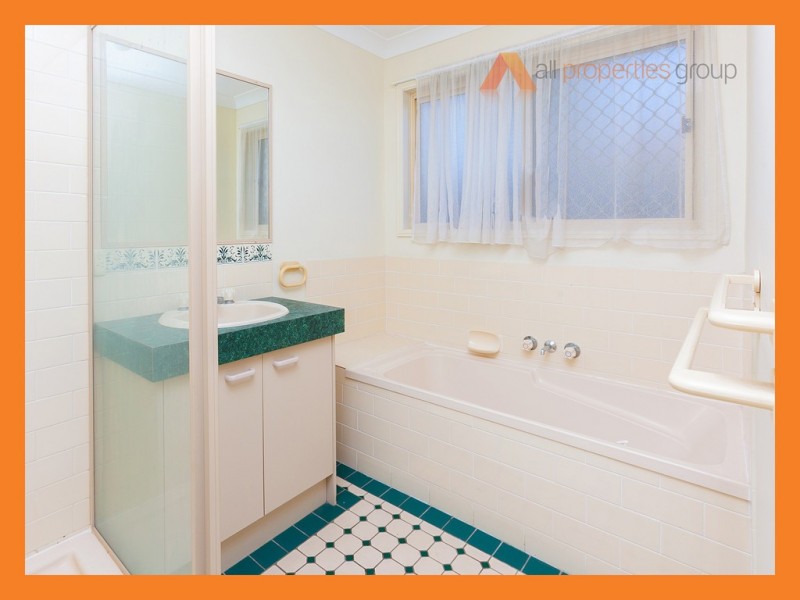 12 Honeysuckle Place, Forest Lake QLD 4078