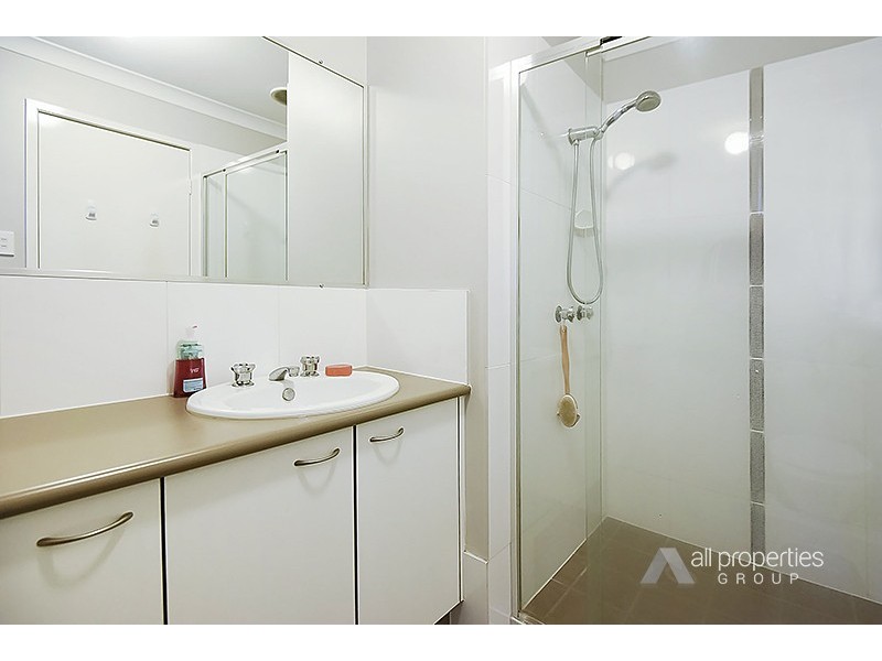 34 LAMBERTH ROAD, Regents Park QLD 4118