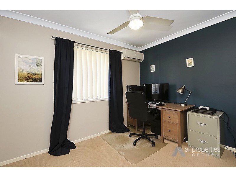 34 LAMBERTH ROAD, Regents Park QLD 4118