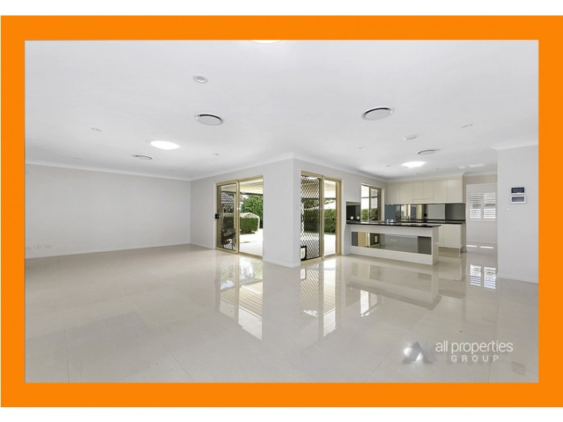 19 Bonneville Cres, Parkinson QLD 4115