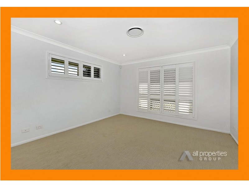 19 Bonneville Cres, Parkinson QLD 4115