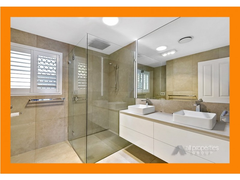 19 Bonneville Cres, Parkinson QLD 4115