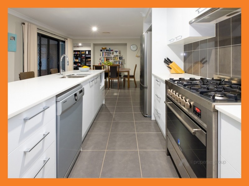 20 John Davison Place, Crestmead QLD 4132