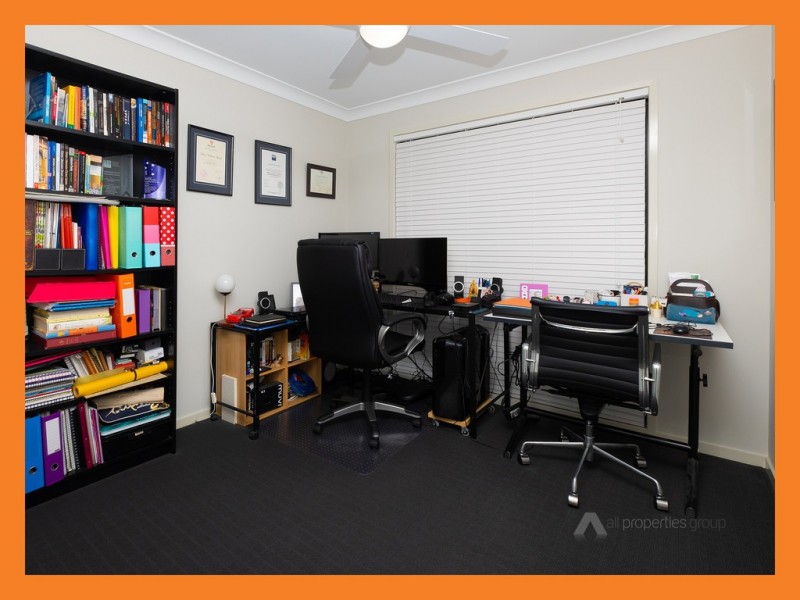 20 John Davison Place, Crestmead QLD 4132