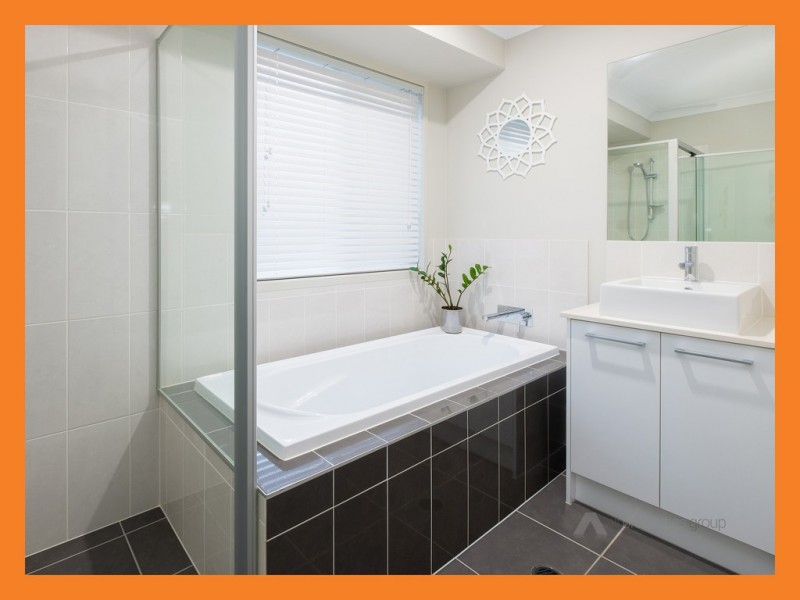 20 John Davison Place, Crestmead QLD 4132
