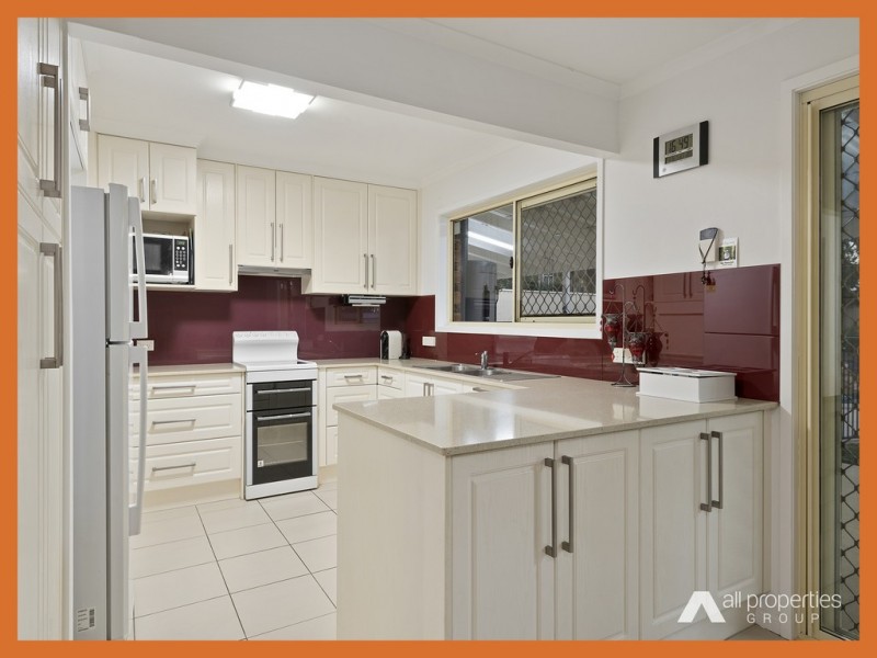 11 Bonhill Court, Hillcrest QLD 4118