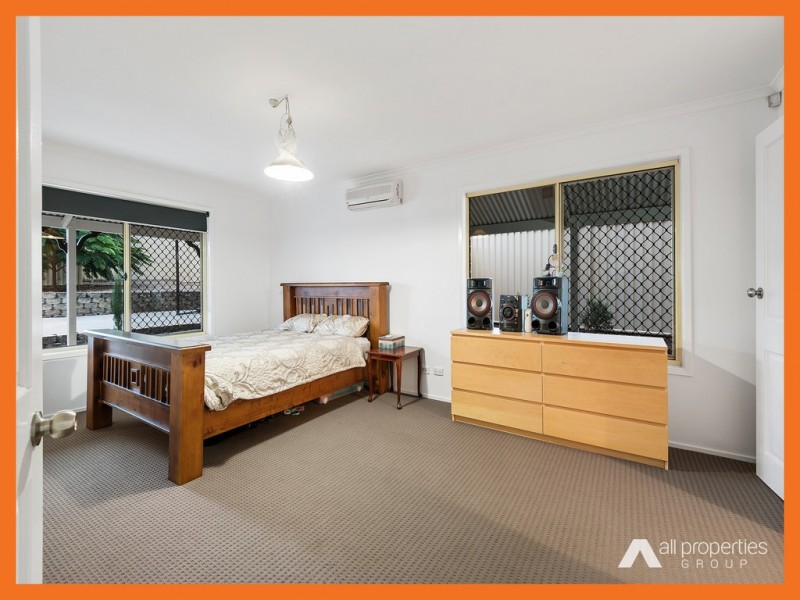 11 Bonhill Court, Hillcrest QLD 4118