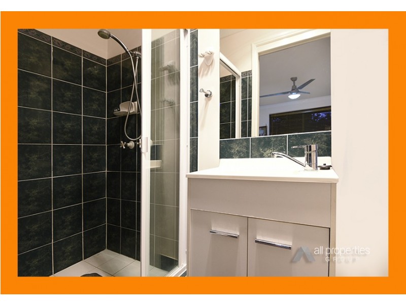 37 COLISA CRESCENT, Regents Park QLD 4118