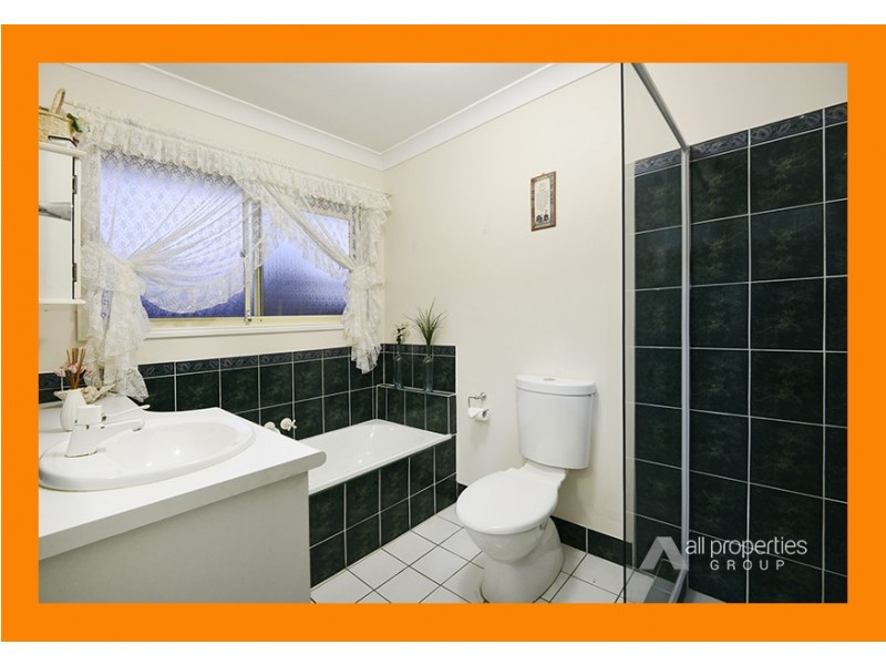 37 COLISA CRESCENT, Regents Park QLD 4118