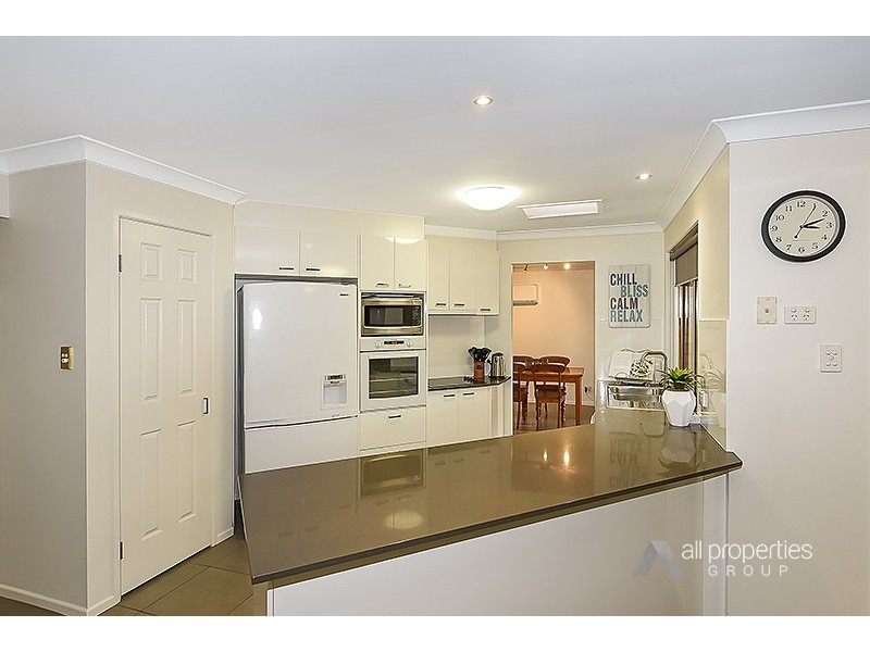 11 Balgownie Crescent, Parkinson QLD 4115