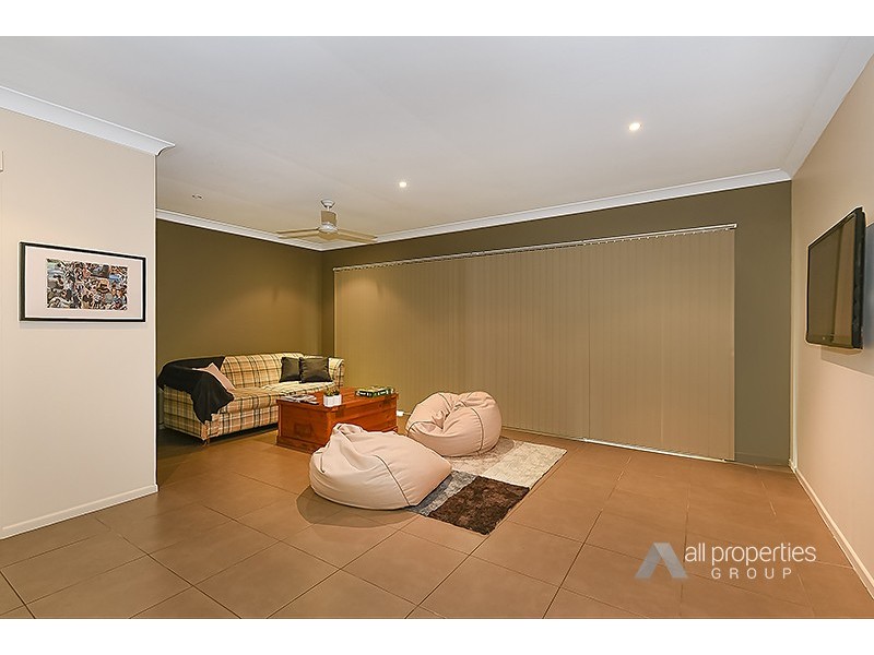 11 Balgownie Crescent, Parkinson QLD 4115