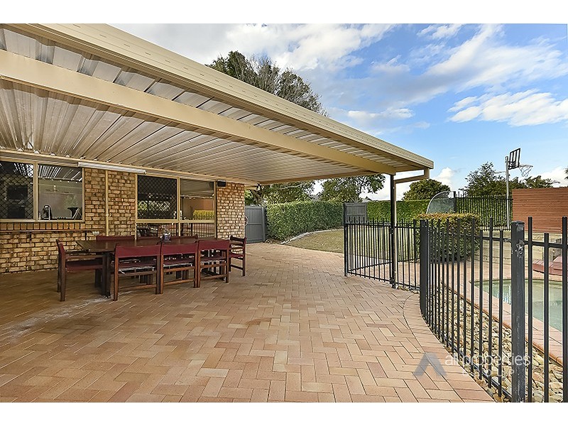 11 Balgownie Crescent, Parkinson QLD 4115