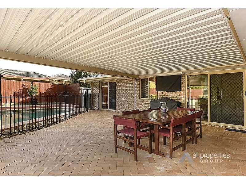 11 Balgownie Crescent, Parkinson QLD 4115