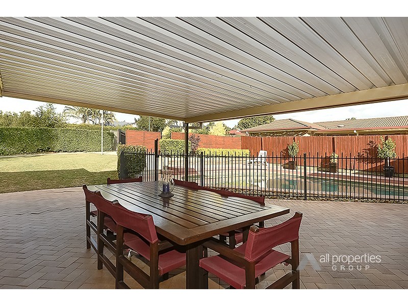 11 Balgownie Crescent, Parkinson QLD 4115