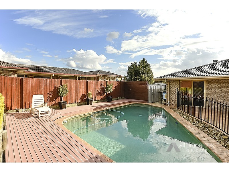 11 Balgownie Crescent, Parkinson QLD 4115