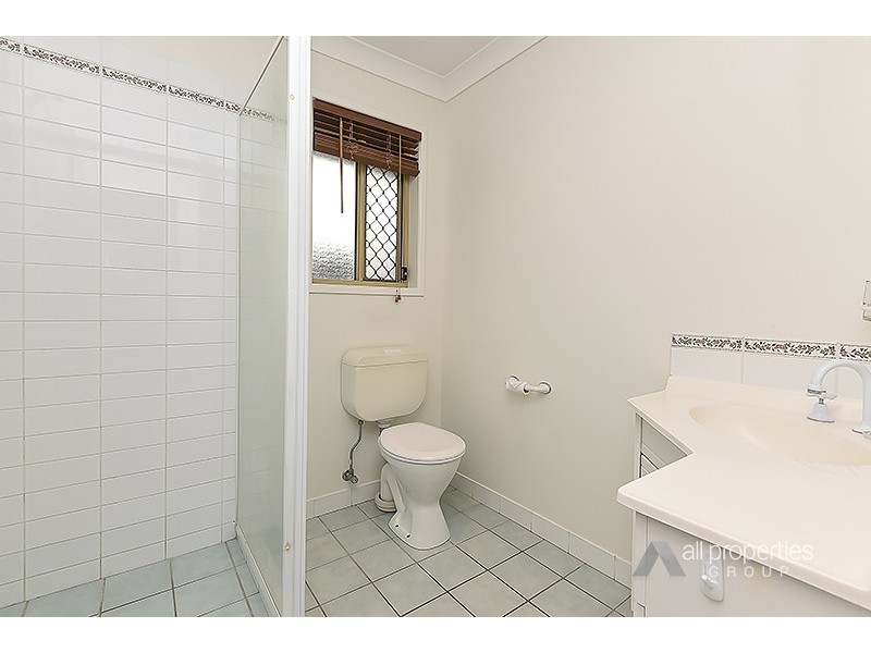 11 Balgownie Crescent, Parkinson QLD 4115