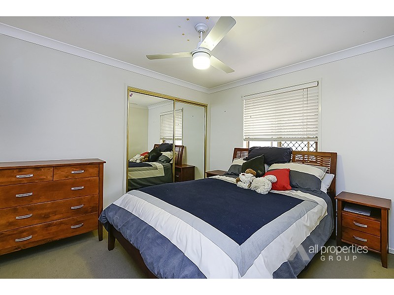 11 Balgownie Crescent, Parkinson QLD 4115