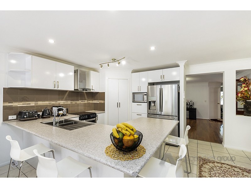 6 Paton Crescent, Forest Lake QLD 4078