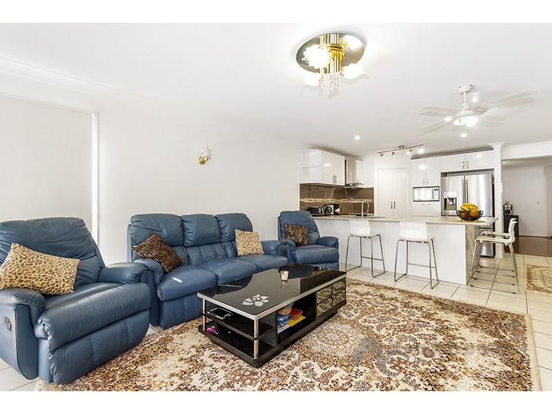 6 Paton Crescent, Forest Lake QLD 4078