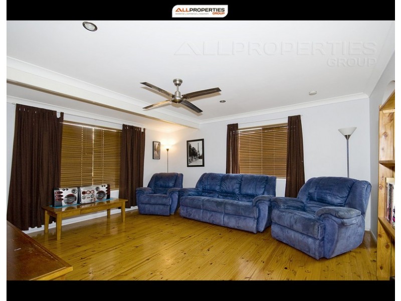 42 Flinders Crecsent, Boronia Heights QLD 4124
