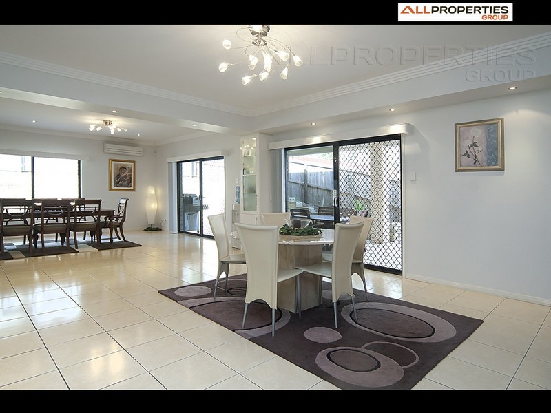 8 Wilkins Place, Drewvale QLD 4116