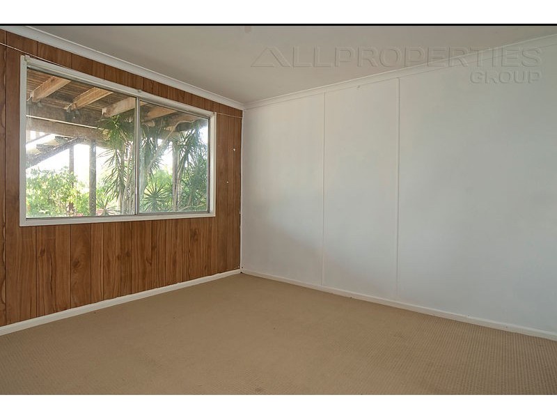 105 Fourth Avenue, Marsden QLD 4132