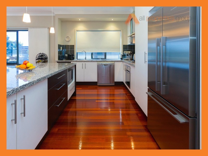 27 VIEWPOINT DRIVE, Springfield Lakes QLD 4300