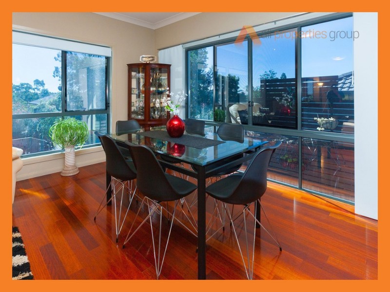 27 VIEWPOINT DRIVE, Springfield Lakes QLD 4300