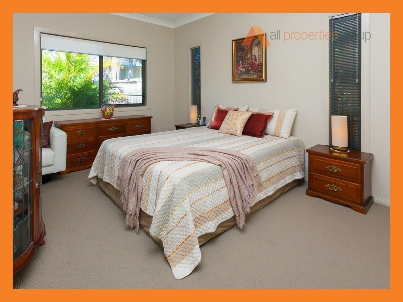 27 VIEWPOINT DRIVE, Springfield Lakes QLD 4300