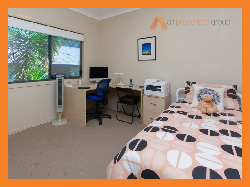 27 VIEWPOINT DRIVE, Springfield Lakes QLD 4300