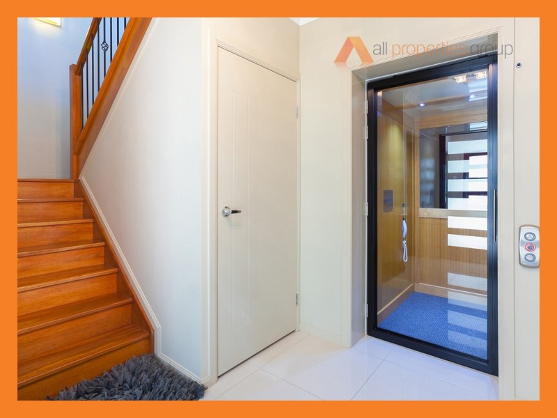 27 VIEWPOINT DRIVE, Springfield Lakes QLD 4300