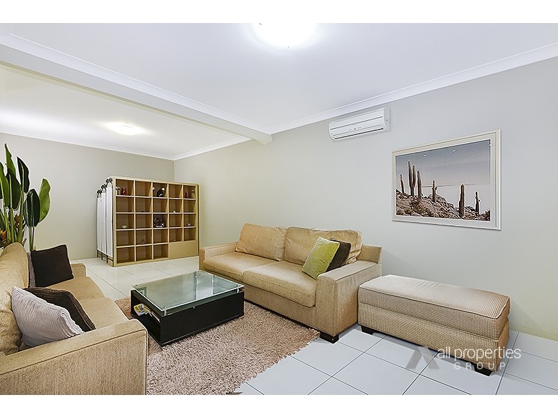 27 VIEWPOINT DRIVE, Springfield Lakes QLD 4300