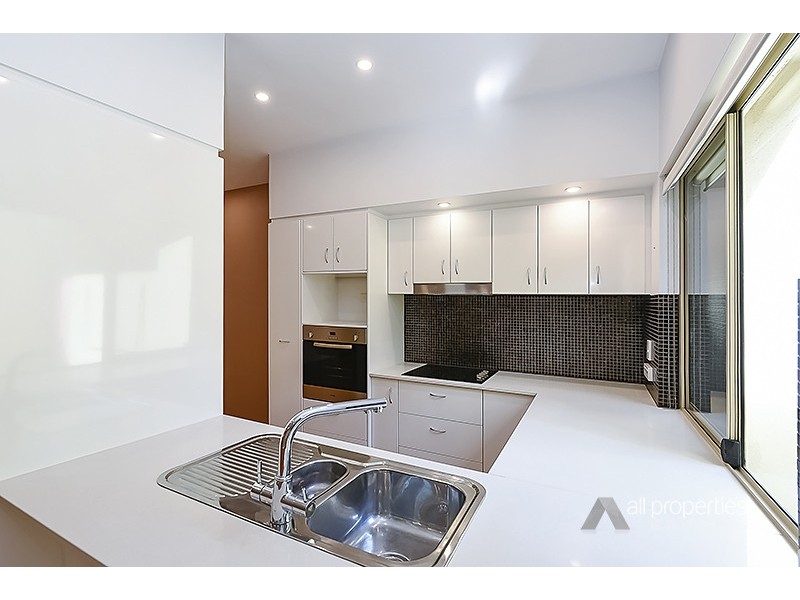 2/158 Woogaroo Street, Forest Lake QLD 4078