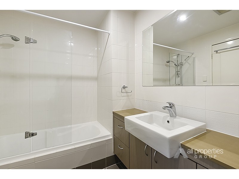 2/158 Woogaroo Street, Forest Lake QLD 4078