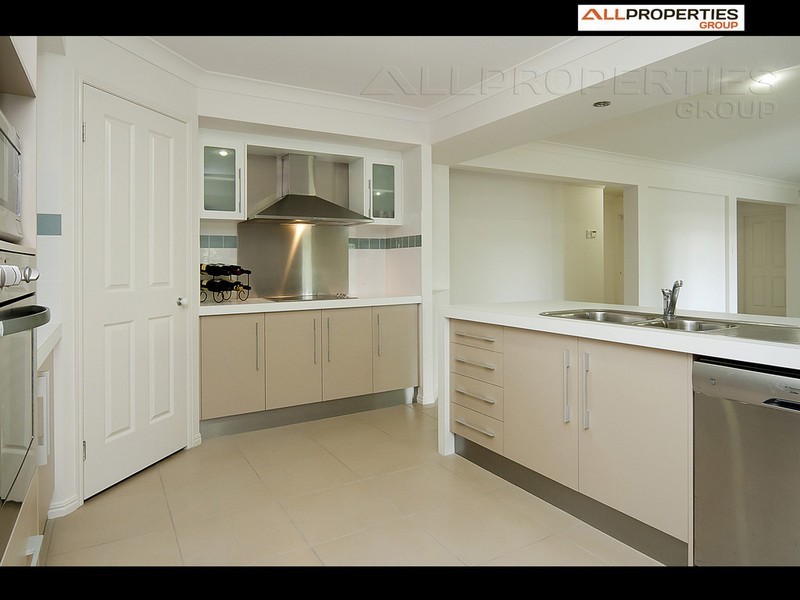 26 Cypress Street, Heathwood QLD 4110