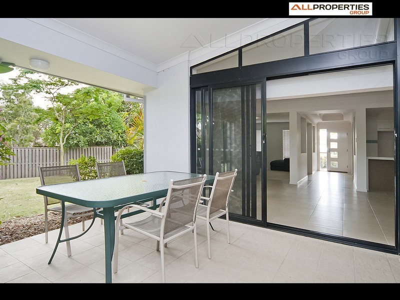 26 Cypress Street, Heathwood QLD 4110