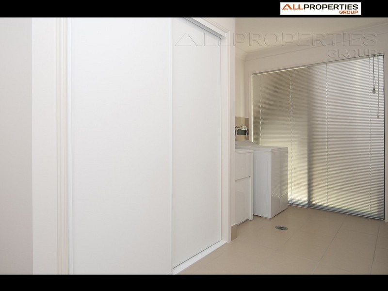 26 Cypress Street, Heathwood QLD 4110