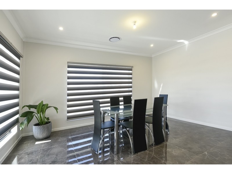 12 Penda Crescent, Pallara QLD 4110