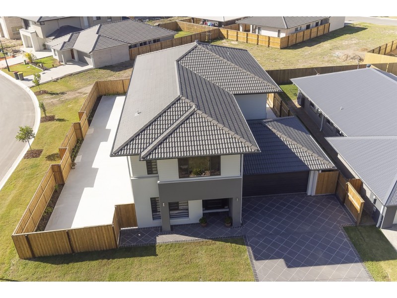 12 Penda Crescent, Pallara QLD 4110